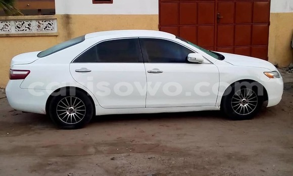 Sayi Na hannu Toyota Camry White Mota in Cotonou a Benin Sayi Na hannu Toyota Camry White Mota in Cotonou a Benin
