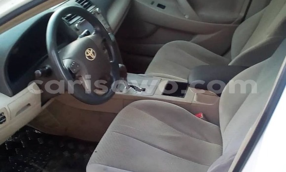 Sayi Na hannu Toyota Camry White Mota in Cotonou a Benin Sayi Na hannu Toyota Camry White Mota in Cotonou a Benin