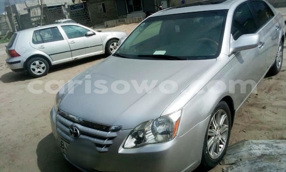 Sayi Na hannu Toyota Avalon Azurfa Mota in Cotonou a Benin Sayi Na hannu Toyota Avalon Azurfa Mota in Cotonou a Benin