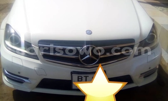 Ra Àlòkù Mercedes-Benz C–Class funfun Ọkọ̀ in Cotonou ni Benin Ra Àlòkù Mercedes-Benz C–Class funfun Ọkọ̀ in Cotonou ni Benin