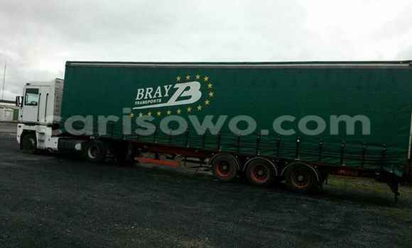 Buy Used Renault Titan Black Truck in Savalou in Benign Buy Used Renault Titan Black Truck in Savalou in Benign