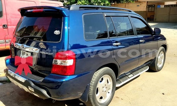 Sayi Na hannu Toyota Highlander Blue Mota in Cotonou a Benin Sayi Na hannu Toyota Highlander Blue Mota in Cotonou a Benin