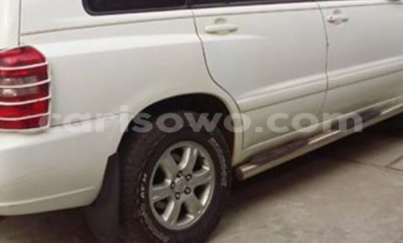 Buy Used Toyota Highlander White Car in Cotonou in Benign Buy Used Toyota Highlander White Car in Cotonou in Benign