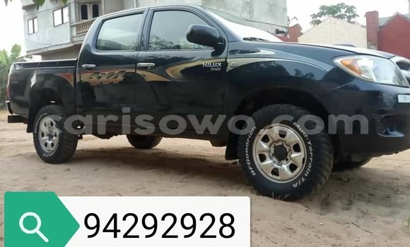 Buy Used Toyota Hilux Black Car in Cotonou in Benign