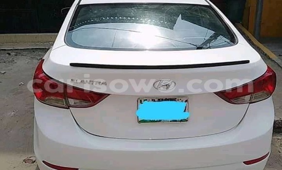 Ra Àlòkù Hyundai Elantra funfun Ọkọ̀ in Cotonou ni Benin