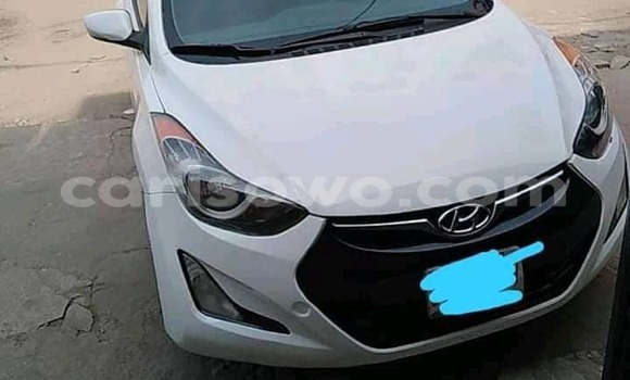 Ra Àlòkù Hyundai Elantra funfun Ọkọ̀ in Cotonou ni Benin Ra Àlòkù Hyundai Elantra funfun Ọkọ̀ in Cotonou ni Benin