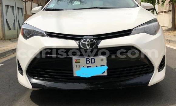 Acheter Occasion Voiture Toyota Corolla Blanc à Cotonou, Benin Acheter Occasion Voiture Toyota Corolla Blanc à Cotonou, Benin