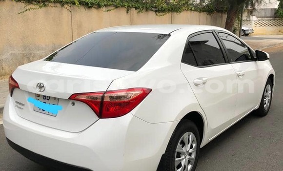 Acheter Occasion Voiture Toyota Corolla Blanc à Cotonou, Benin Acheter Occasion Voiture Toyota Corolla Blanc à Cotonou, Benin