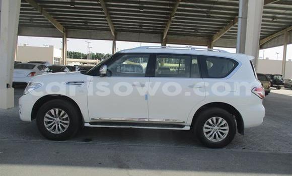 Ra Àlòkù Nissan Patrol funfun Ọkọ̀ in Cotonou ni Benin Ra Àlòkù Nissan Patrol funfun Ọkọ̀ in Cotonou ni Benin