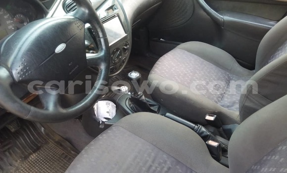 Acheter Occasion Voiture Ford Focus Bleu à Cotonou, Benin Acheter Occasion Voiture Ford Focus Bleu à Cotonou, Benin