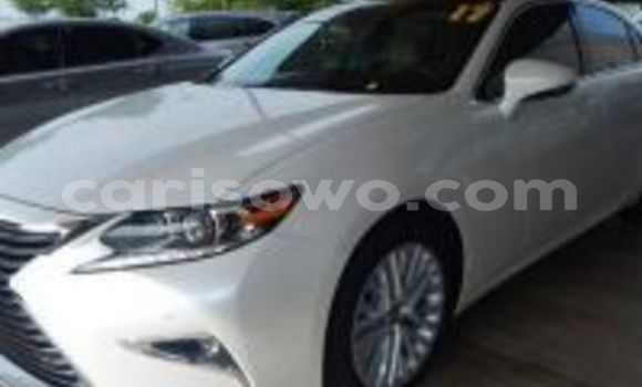 Buy Used Lexus ES White Car in Adjohoun in Oueme