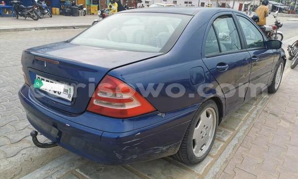 Acheter Occasion Voiture Mercedes-Benz C-Classe Bleu à Cotonou, Benin Acheter Occasion Voiture Mercedes-Benz C-Classe Bleu à Cotonou, Benin