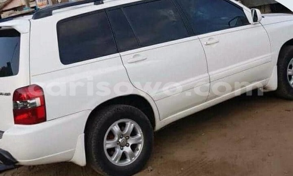 Sayi Na hannu Toyota Highlander White Mota in Cotonou a Benin Sayi Na hannu Toyota Highlander White Mota in Cotonou a Benin