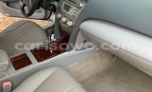 Ra Tuntun Toyota Camry Silver Ọkọ̀ in Cotonou ni Benin Ra Tuntun Toyota Camry Silver Ọkọ̀ in Cotonou ni Benin