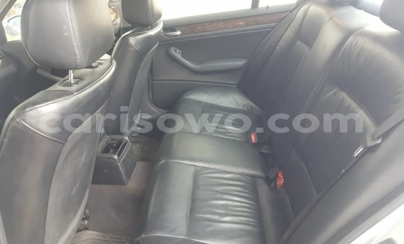 Ra Tuntun BMW 3–Series Silver Ọkọ̀ in Cotonou ni Benin Ra Tuntun BMW 3–Series Silver Ọkọ̀ in Cotonou ni Benin