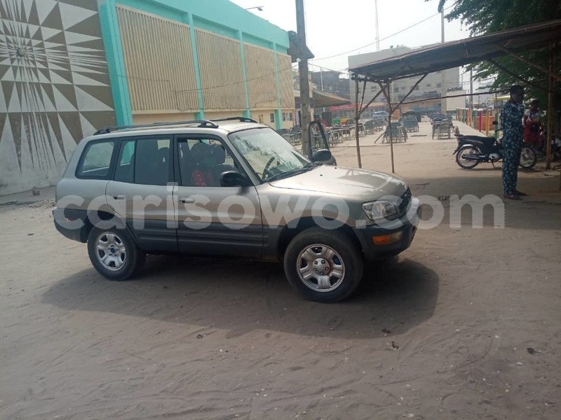 Big with watermark toyota rav4 benin cotonou 10546