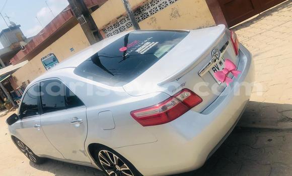 Sayi Sabo Toyota Camry Azurfa Mota in Cotonou a Benin Sayi Sabo Toyota Camry Azurfa Mota in Cotonou a Benin