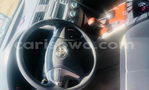 Sayi Sabo Toyota Camry Azurfa Mota in Cotonou a Benin Sayi Sabo Toyota Camry Azurfa Mota in Cotonou a Benin