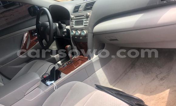 Sayi Sabo Toyota Camry Azurfa Mota in Cotonou a Benin Sayi Sabo Toyota Camry Azurfa Mota in Cotonou a Benin