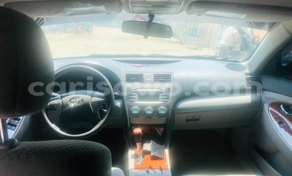 Sayi Sabo Toyota Camry Azurfa Mota in Cotonou a Benin Sayi Sabo Toyota Camry Azurfa Mota in Cotonou a Benin