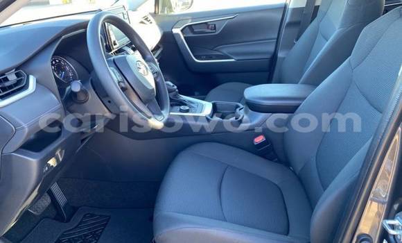 Acheter Import Voiture Toyota RAV4 Gris à Porto Novo, Benin Acheter Import Voiture Toyota RAV4 Gris à Porto Novo, Benin