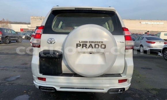 Acheter Import Voiture Toyota Land Cruiser Prado Blanc à Cotonou, Benin Acheter Import Voiture Toyota Land Cruiser Prado Blanc à Cotonou, Benin