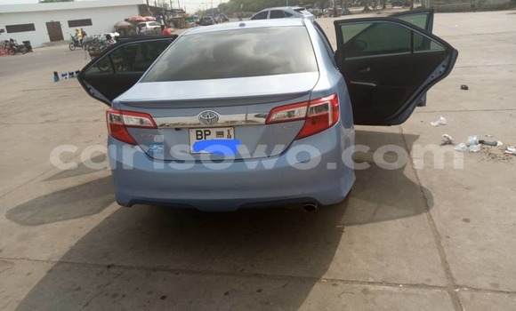 Ra Àlòkù Toyota Camry Blue Ọkọ̀ in Cotonou ni Benin