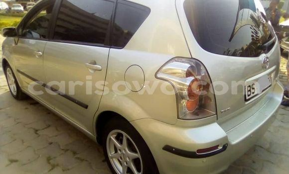 Acheter Occasion Voiture Toyota Corolla Verso Gris à Abomey, Benin Acheter Occasion Voiture Toyota Corolla Verso Gris à Abomey, Benin