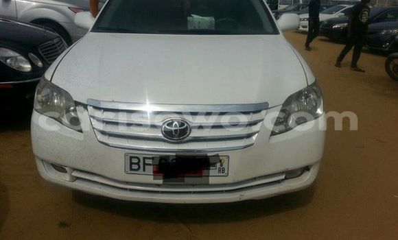 Buy Used Toyota Avalon White Car in Abomey Calavi in Benign Buy Used Toyota Avalon White Car in Abomey Calavi in Benign