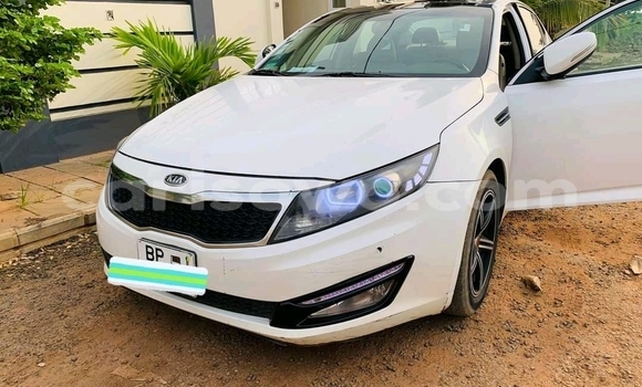 Sayi Na hannu Kia Optima White Mota in Cotonou a Benin