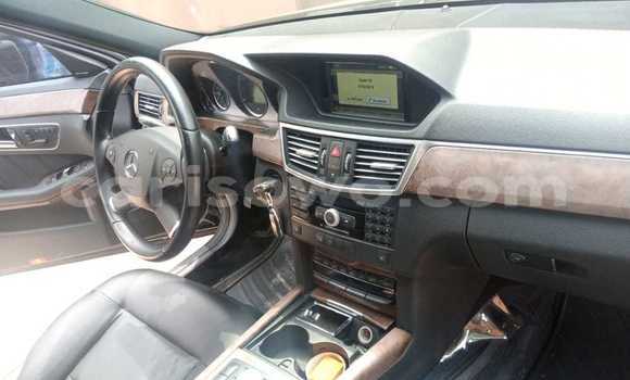 Sayi Na hannu Mercedes-Benz E–Class Black Mota in Cotonou a Benin Sayi Na hannu Mercedes-Benz E–Class Black Mota in Cotonou a Benin