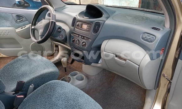Acheter Occasion Voiture Toyota Yaris Verso Beige à Cotonou, Benin Acheter Occasion Voiture Toyota Yaris Verso Beige à Cotonou, Benin