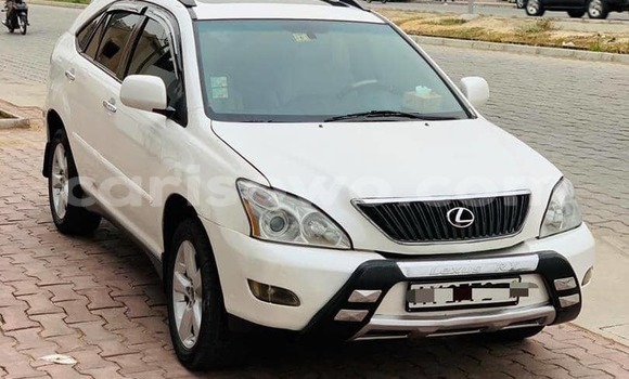 Sayi Na hannu Lexus RX 350 White Mota in Cotonou a Benin Sayi Na hannu Lexus RX 350 White Mota in Cotonou a Benin