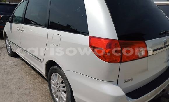 Buy Used Toyota Sienna White Car in Abomey in Benign Buy Used Toyota Sienna White Car in Abomey in Benign