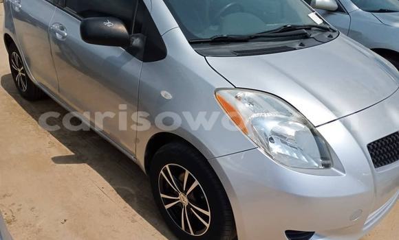 Sayi Na hannu Toyota Yaris Azurfa Mota in Abomey a Benin