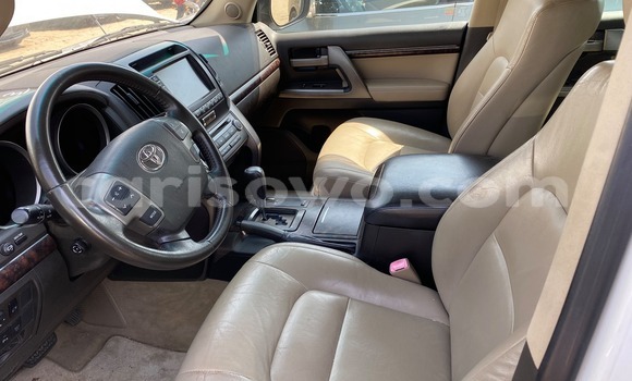 Buy Used Toyota Land Cruiser White Car in Abomey in Benign Buy Used Toyota Land Cruiser White Car in Abomey in Benign