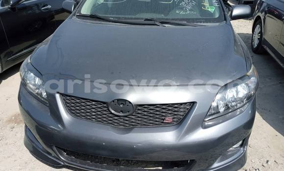 Sayi Na hannu Toyota Corolla Black Mota in Abomey a Benin