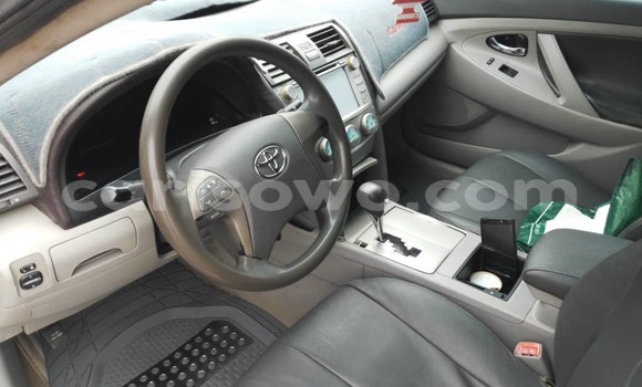 Ra Àlòkù Toyota Camry Silver Ọkọ̀ in Cotonou ni Benin Ra Àlòkù Toyota Camry Silver Ọkọ̀ in Cotonou ni Benin