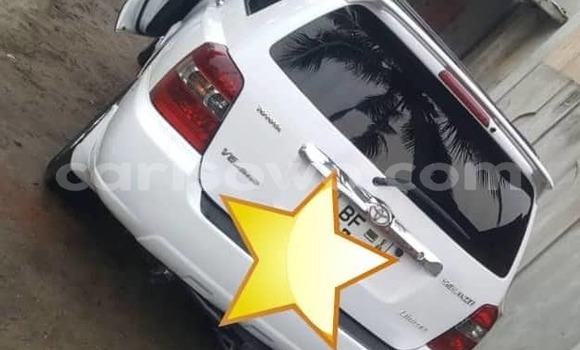 Sayi Na hannu Toyota Highlander White Mota in Cotonou a Benin