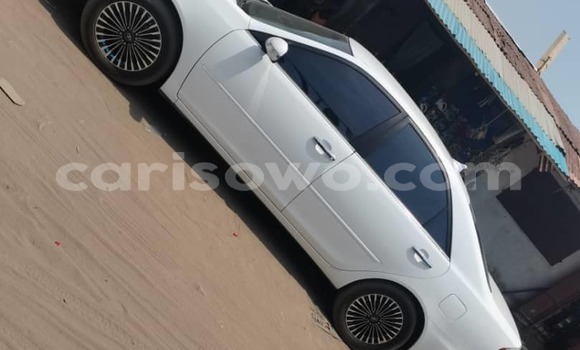 Sayi Na hannu Toyota Camry White Mota in Cotonou a Benin Sayi Na hannu Toyota Camry White Mota in Cotonou a Benin