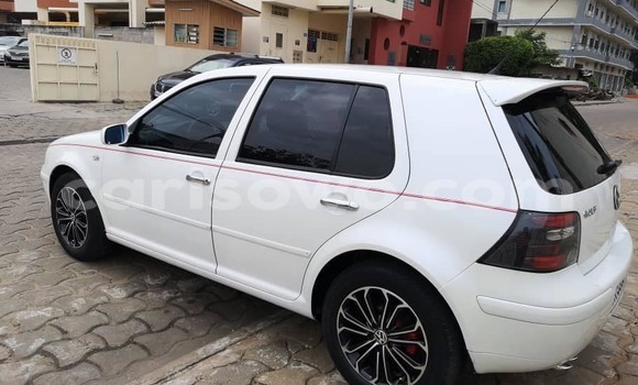 Acheter Occasion Voiture Volkswagen Golf Blanc à Abomey, Benin Acheter Occasion Voiture Volkswagen Golf Blanc à Abomey, Benin