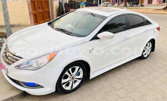 Buy Used Hyundai Sonata White Car in Abomey in Benign