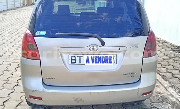 Acheter Occasion Voiture Toyota Corolla Verso Gris à Abomey, Benin Acheter Occasion Voiture Toyota Corolla Verso Gris à Abomey, Benin