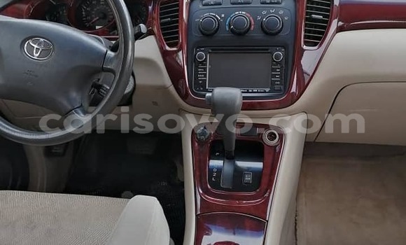 Acheter Occasion Voiture Toyota Highlander Bleu à Abomey, Benin Acheter Occasion Voiture Toyota Highlander Bleu à Abomey, Benin