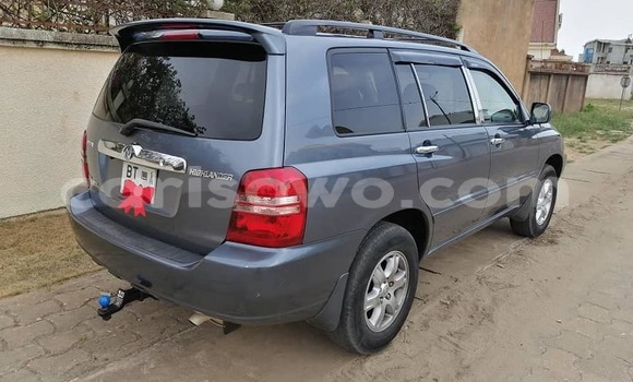 Acheter Occasion Voiture Toyota Highlander Bleu à Abomey, Benin Acheter Occasion Voiture Toyota Highlander Bleu à Abomey, Benin