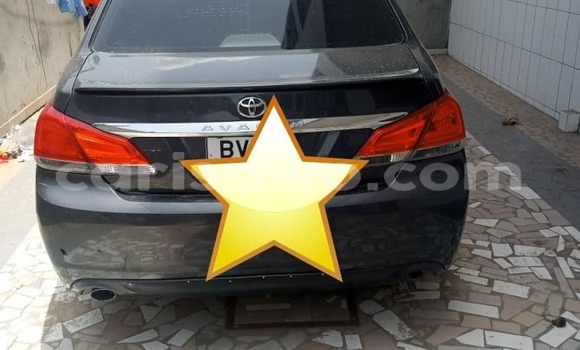 Sayi Na hannu Toyota Avalon Black Mota in Cotonou a Benin