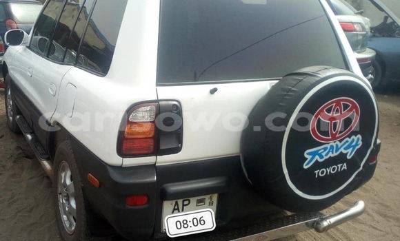 Acheter Occasion Voiture Toyota RAV4 Blanc à Cotonou, Benin