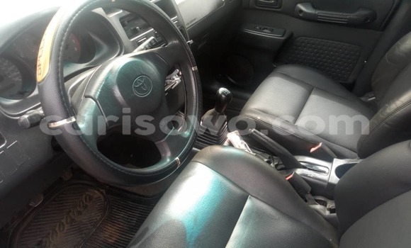 Acheter Occasion Voiture Toyota RAV4 Blanc à Cotonou, Benin Acheter Occasion Voiture Toyota RAV4 Blanc à Cotonou, Benin