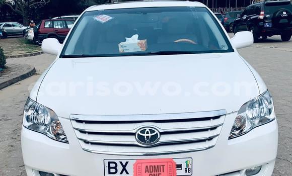 Buy New Toyota Avalon White Car in Cotonou in Benign