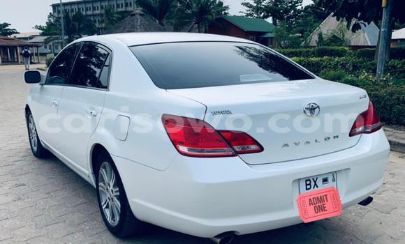 Acheter Neuf Voiture Toyota Avalon Blanc à Cotonou, Benin Acheter Neuf Voiture Toyota Avalon Blanc à Cotonou, Benin